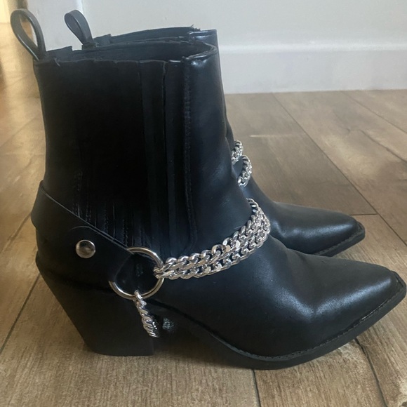 Cowboy boots - Picture 1 of 5